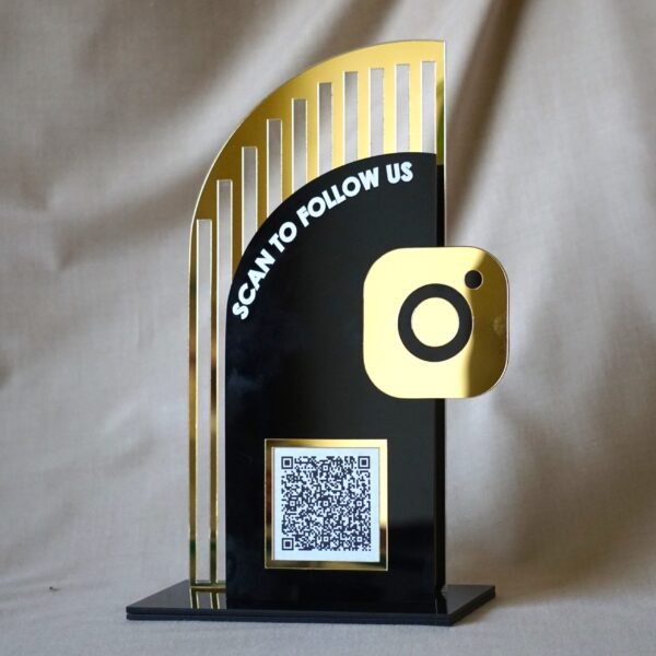 DSC06643 single qr scan stand for social media in black and gold